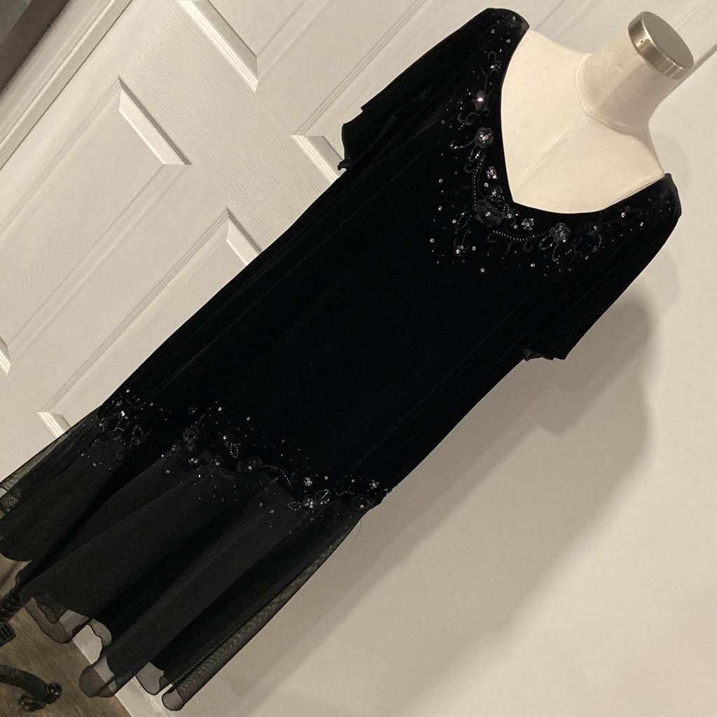 S.L. Fashions Black Velvet Beaded Evening Dress 22wp